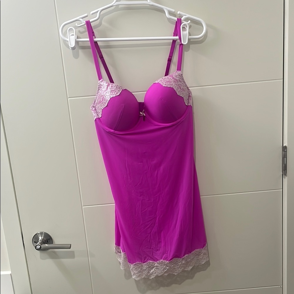 Victoria’s Secret: Elegant Lace Trim Pink Chemise
